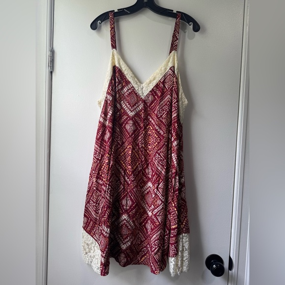 Forever 21 Red and Cream Patterned Top - Picture 3 of 16